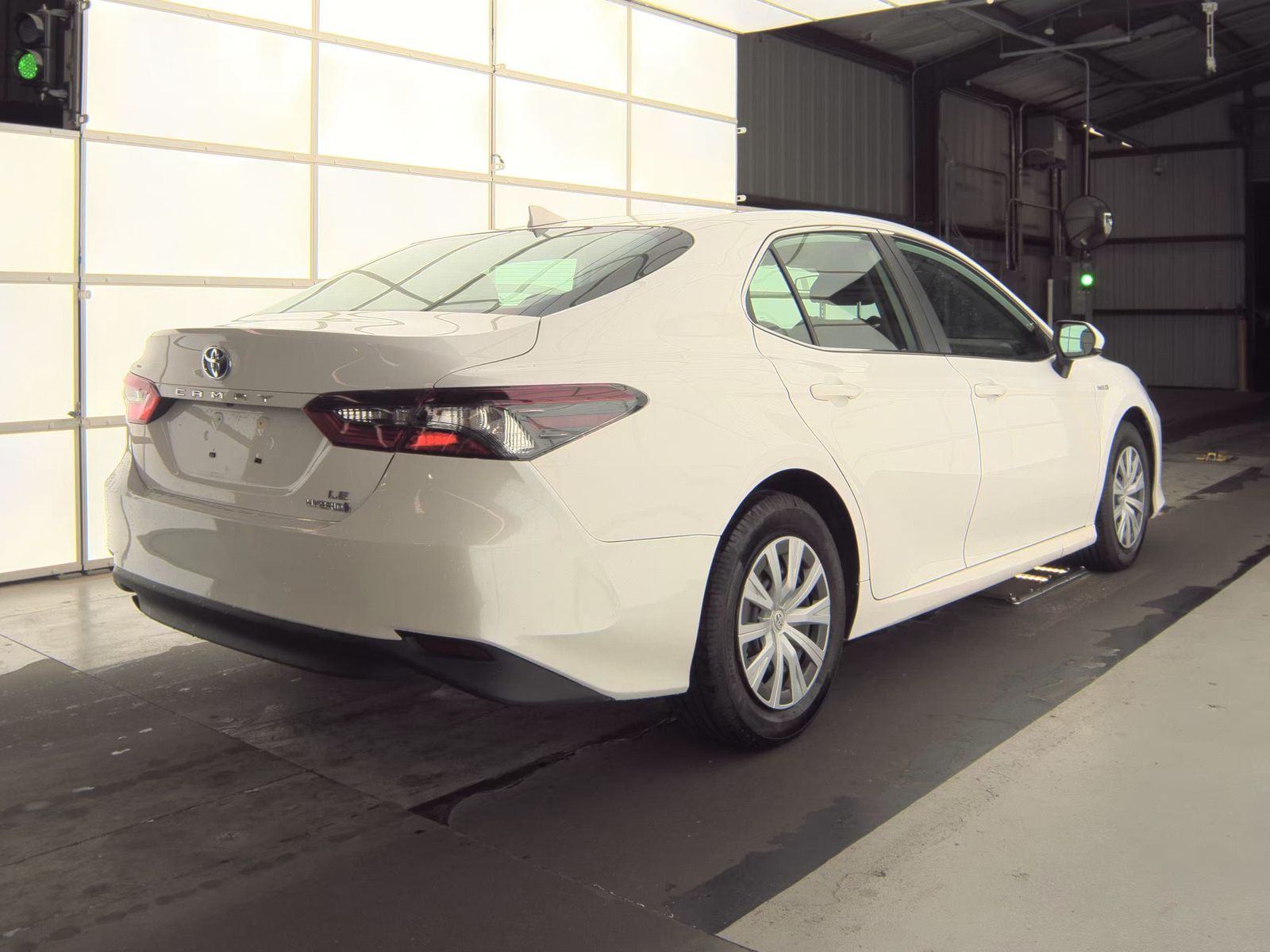 2021 Toyota Camry Hybrid LE FWD