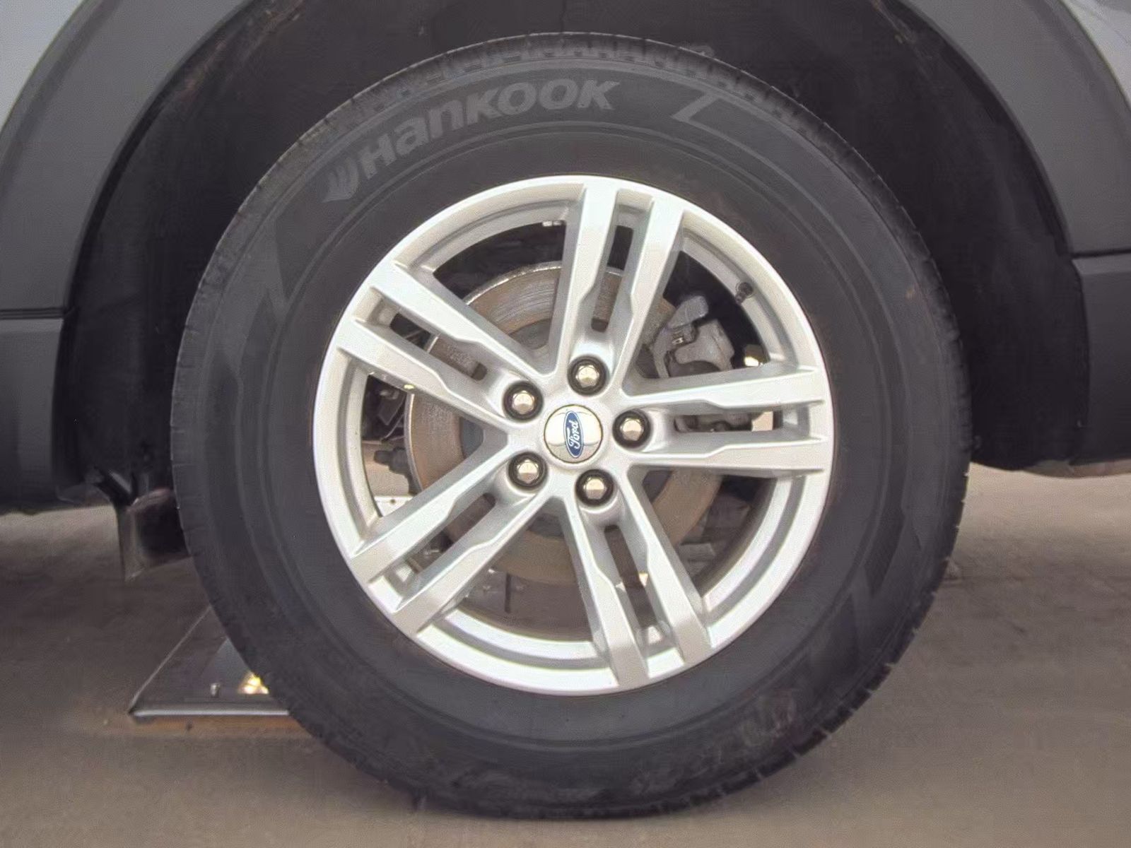 2023 Ford Explorer XLT AWD