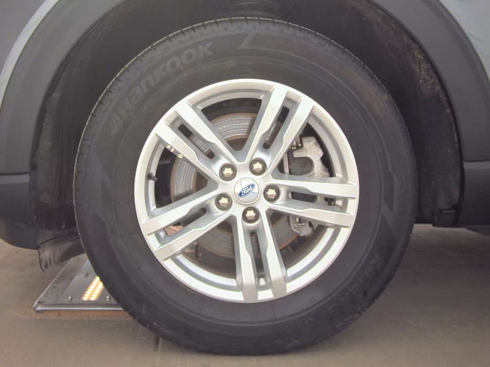 2023 Ford Explorer XLT AWD