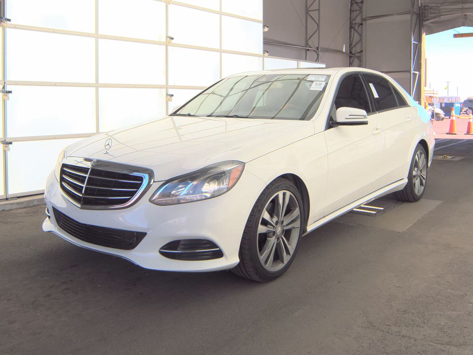 MERCEDES-BENZ E-CLASS - 1