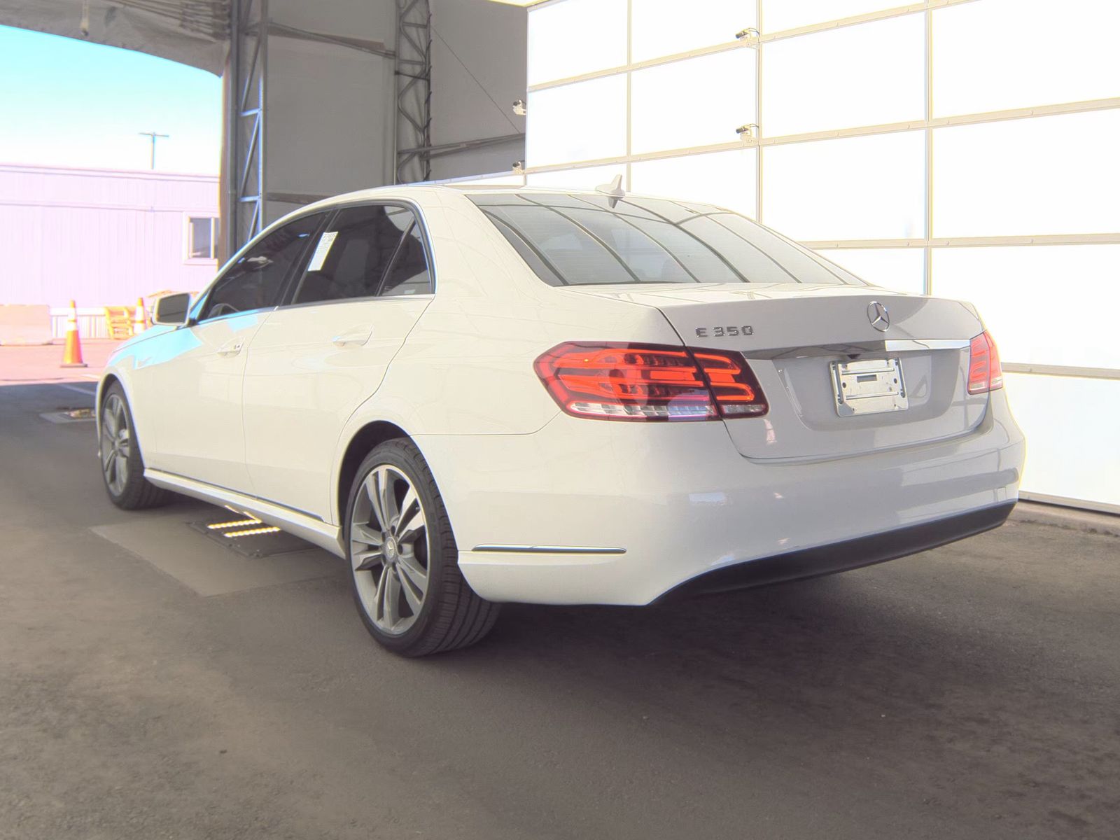 MERCEDES-BENZ E-CLASS - 9