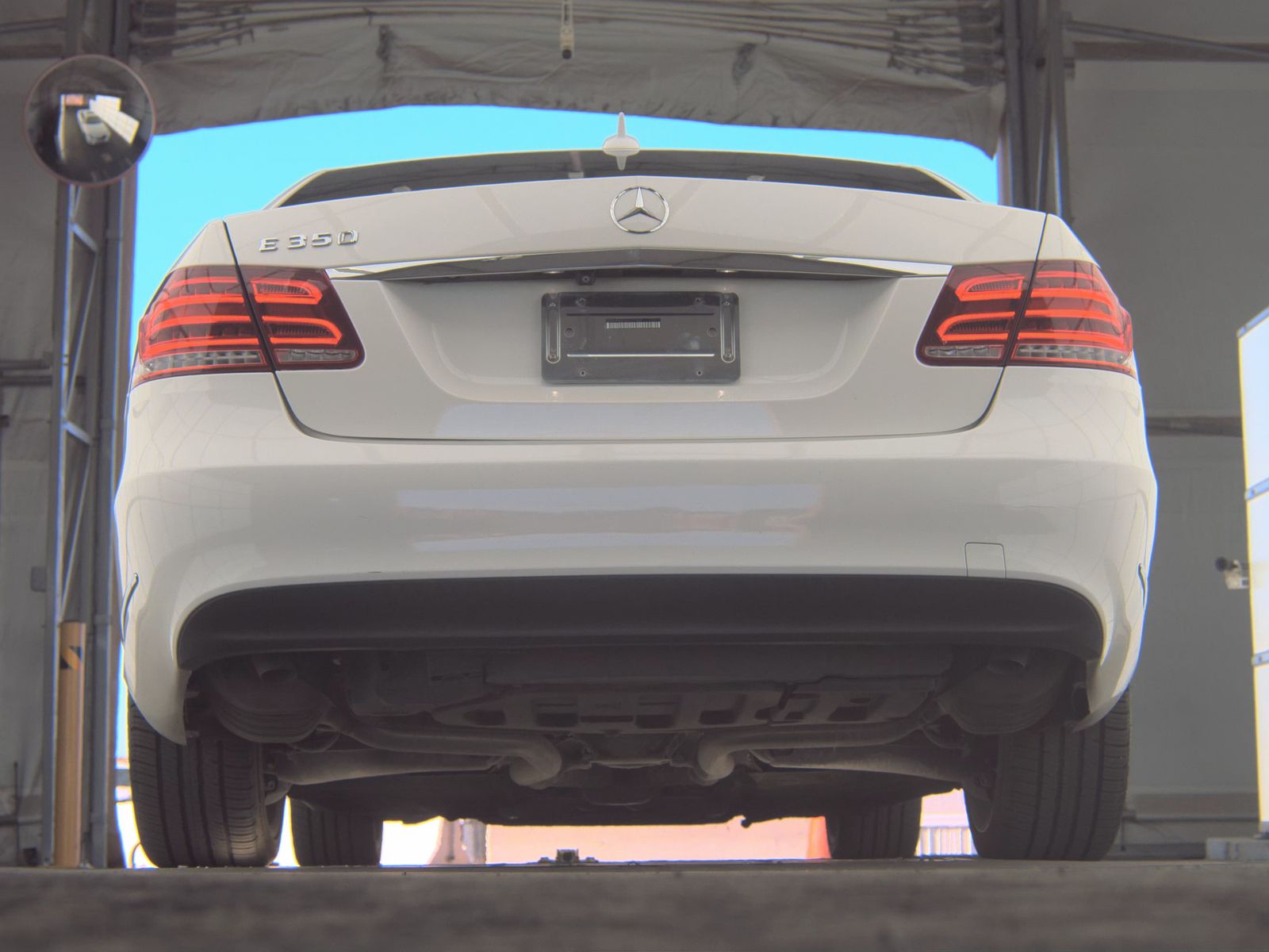 MERCEDES-BENZ E-CLASS - 8