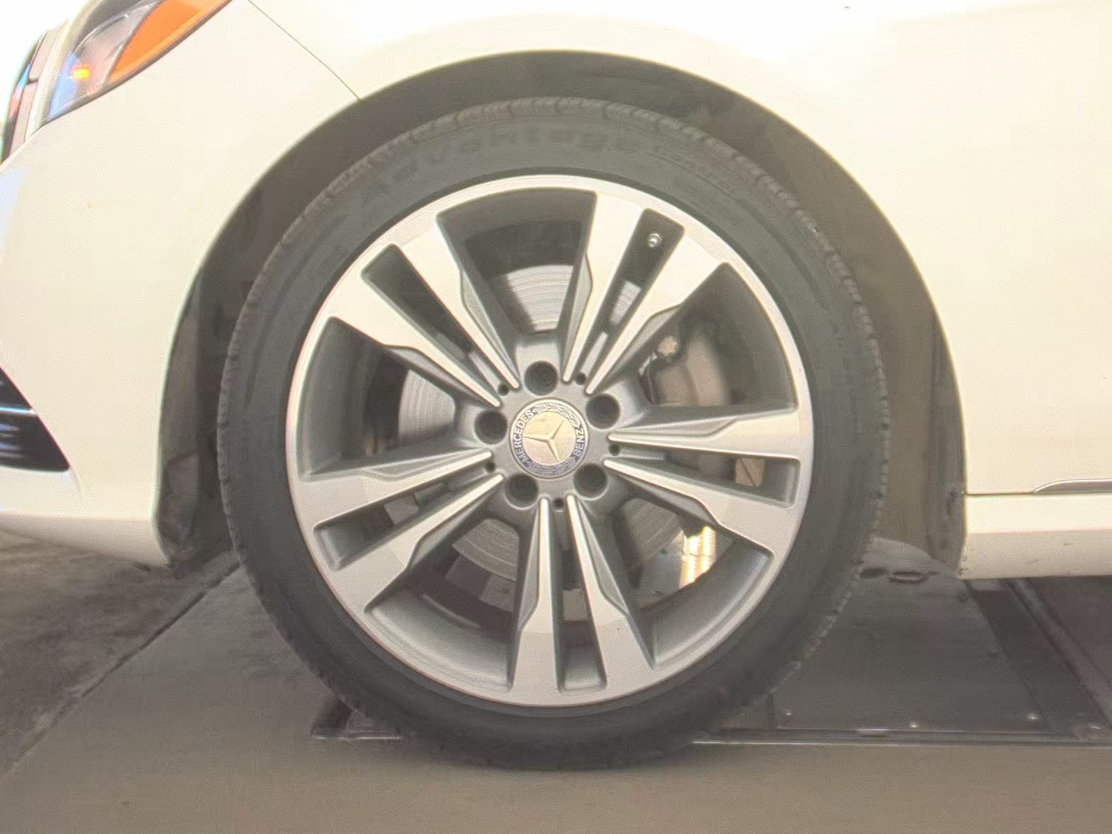 MERCEDES-BENZ E-CLASS - 10