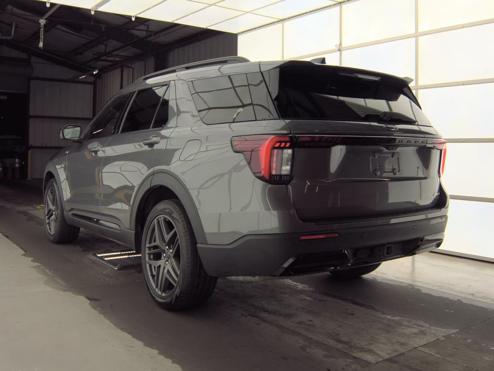 2025 Ford Explorer ST-Line AWD