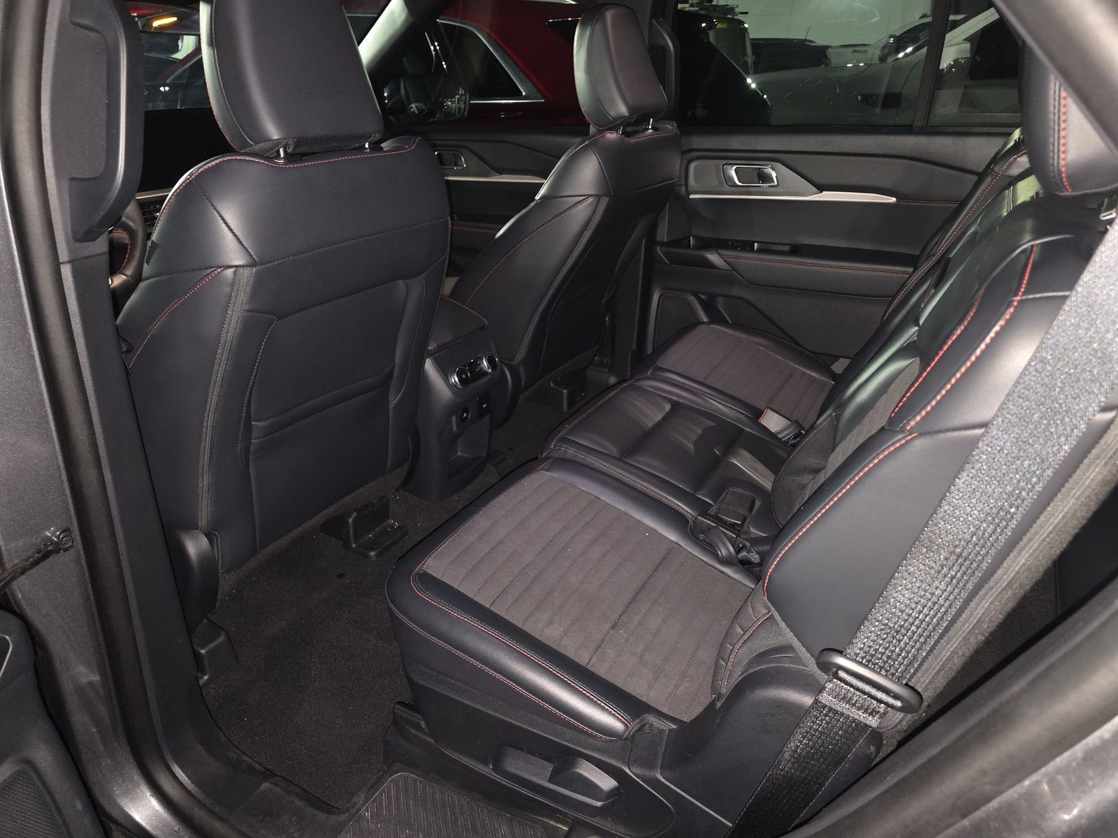 2025 Ford Explorer ST-Line AWD