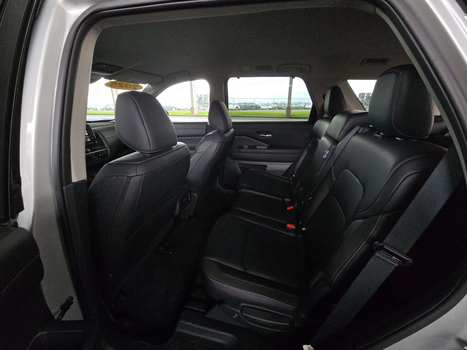 2025 Nissan Pathfinder SL AWD