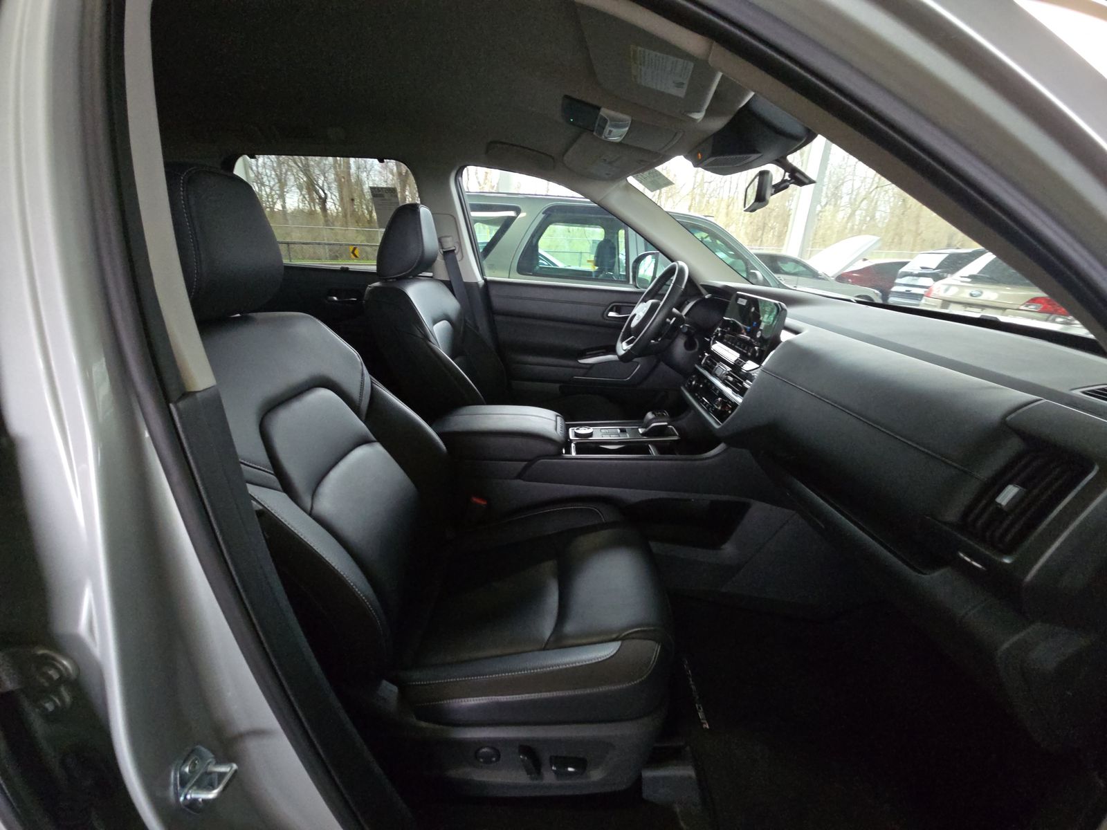 2025 Nissan Pathfinder SL AWD