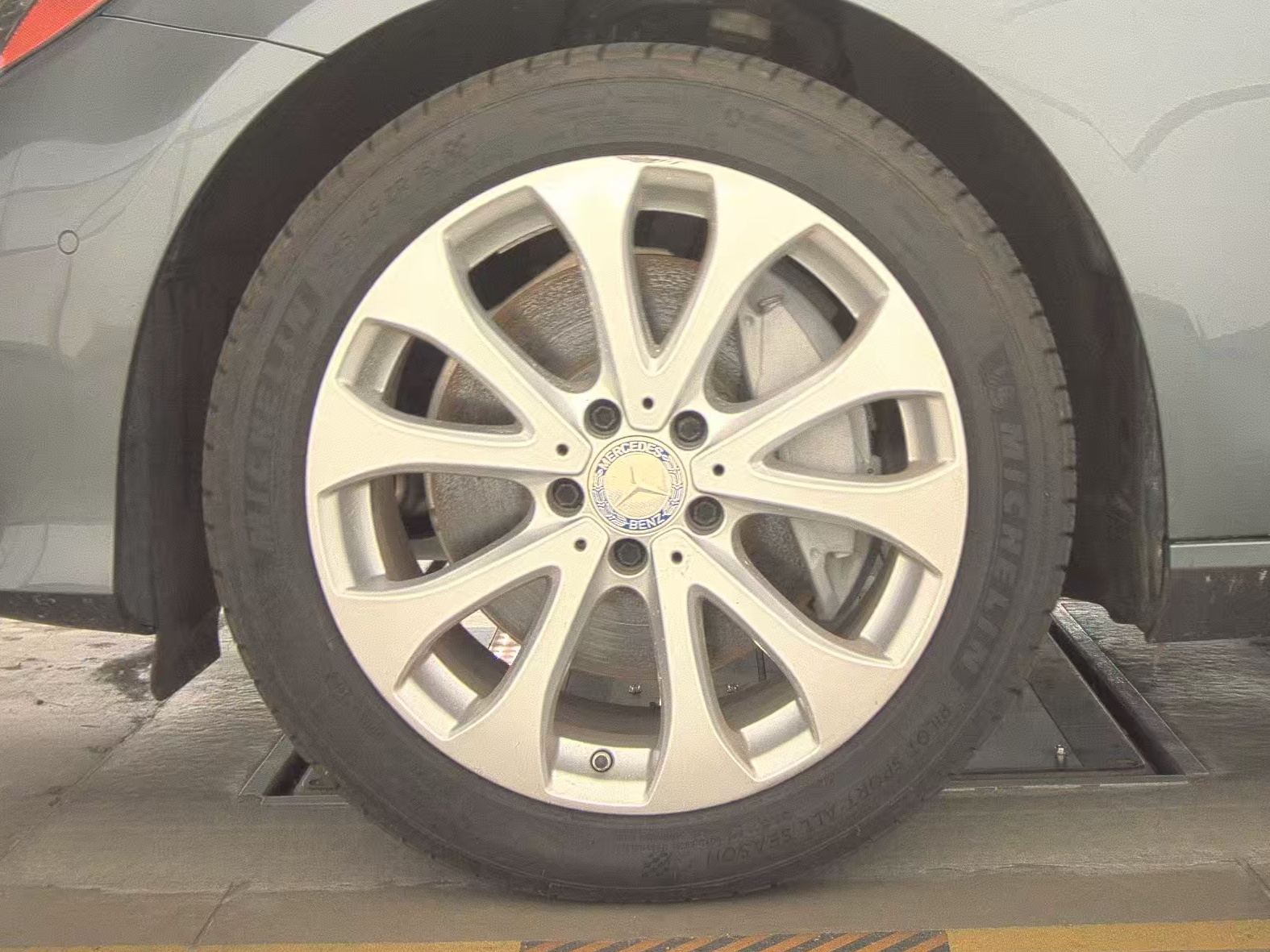 MERCEDES-BENZ E-CLASS - 10