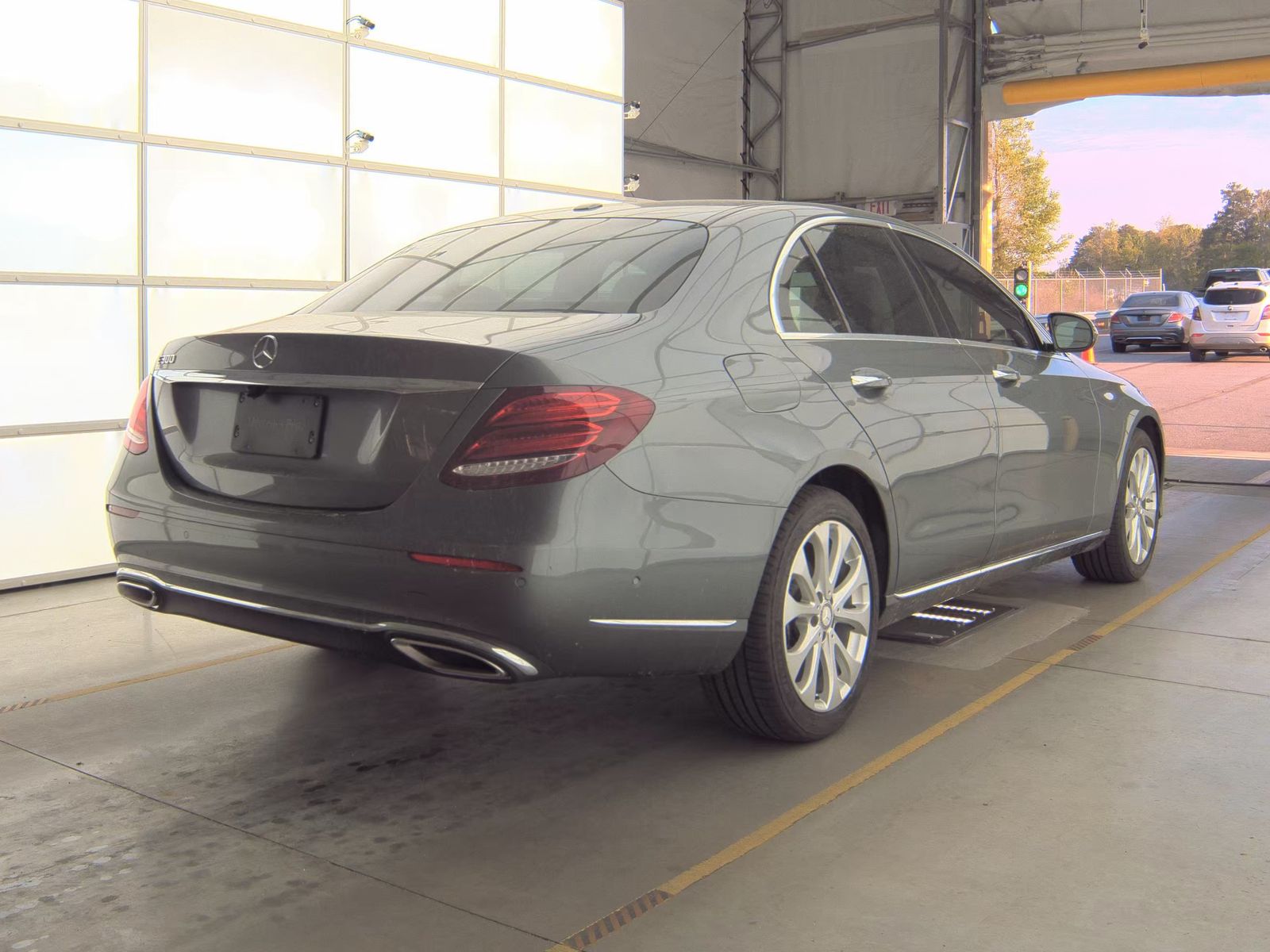 MERCEDES-BENZ E-CLASS - 6