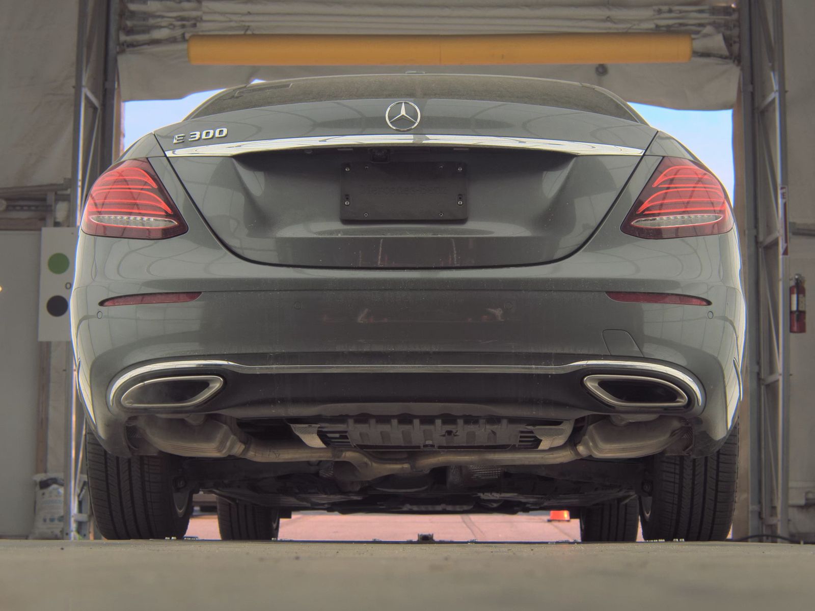 MERCEDES-BENZ E-CLASS - 8