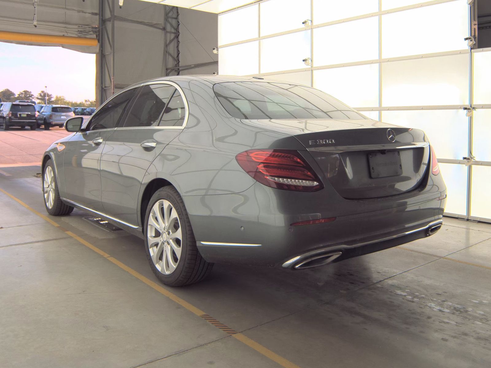 MERCEDES-BENZ E-CLASS - 9