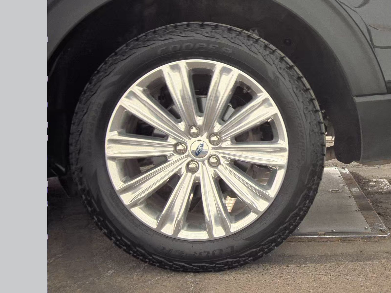 2023 Ford Explorer Limited AWD