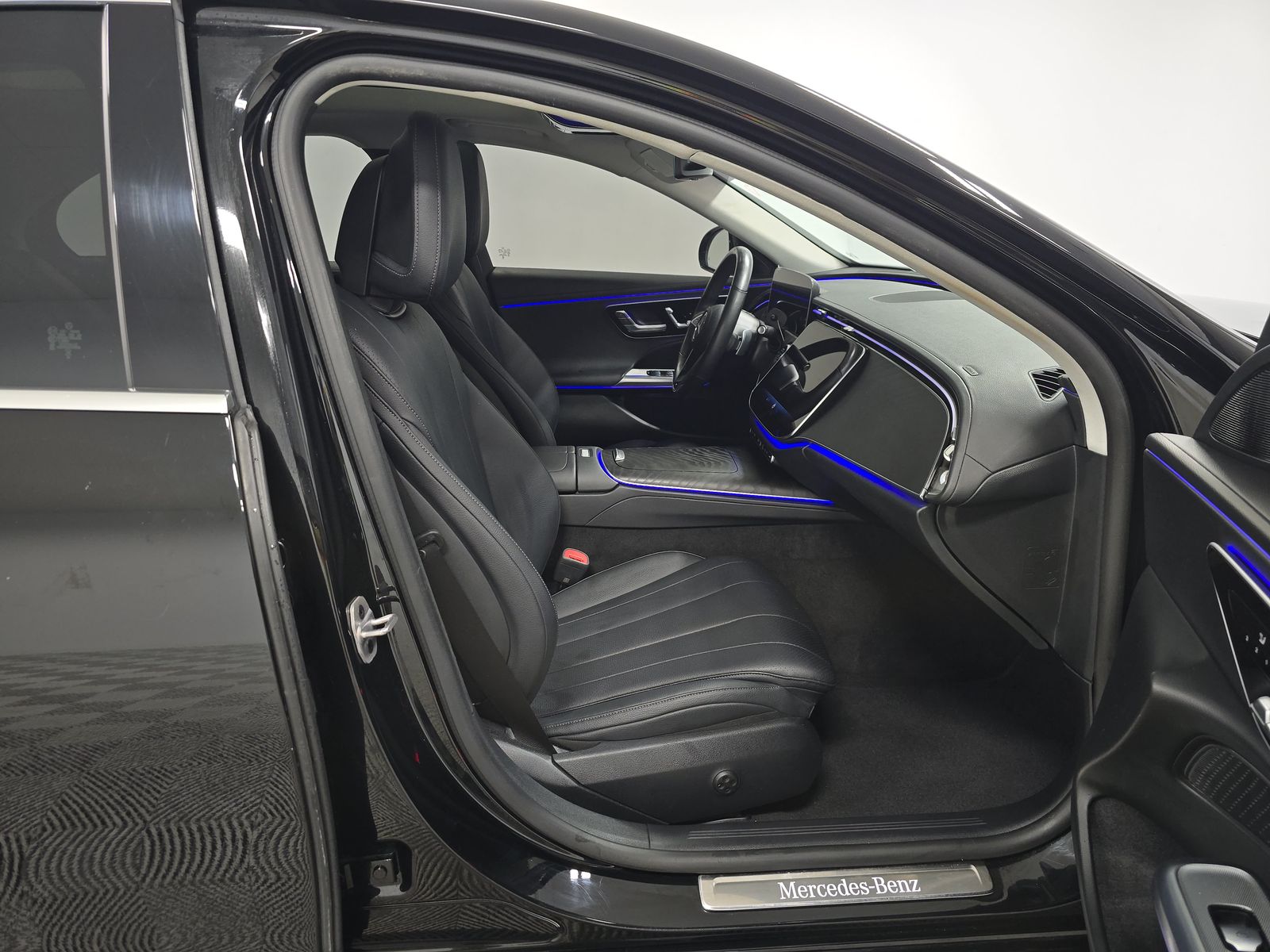 MERCEDES-BENZ E-CLASS - 9