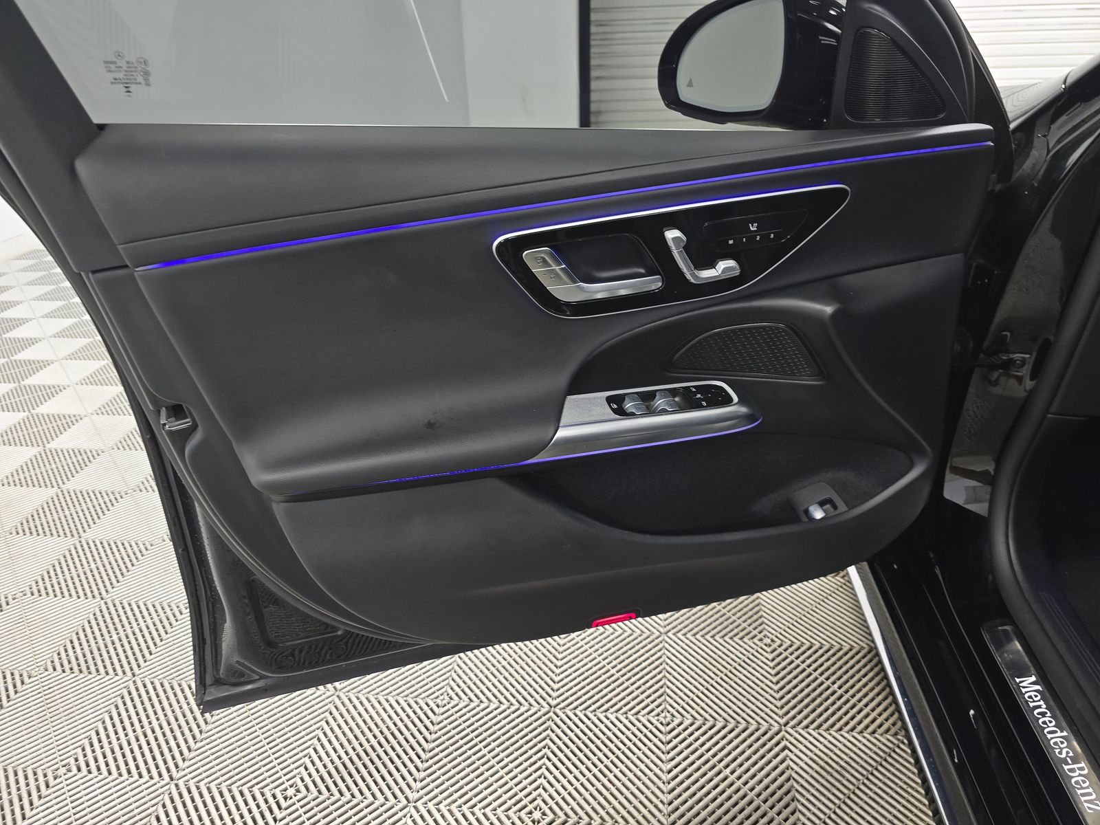 MERCEDES-BENZ E-CLASS - 10