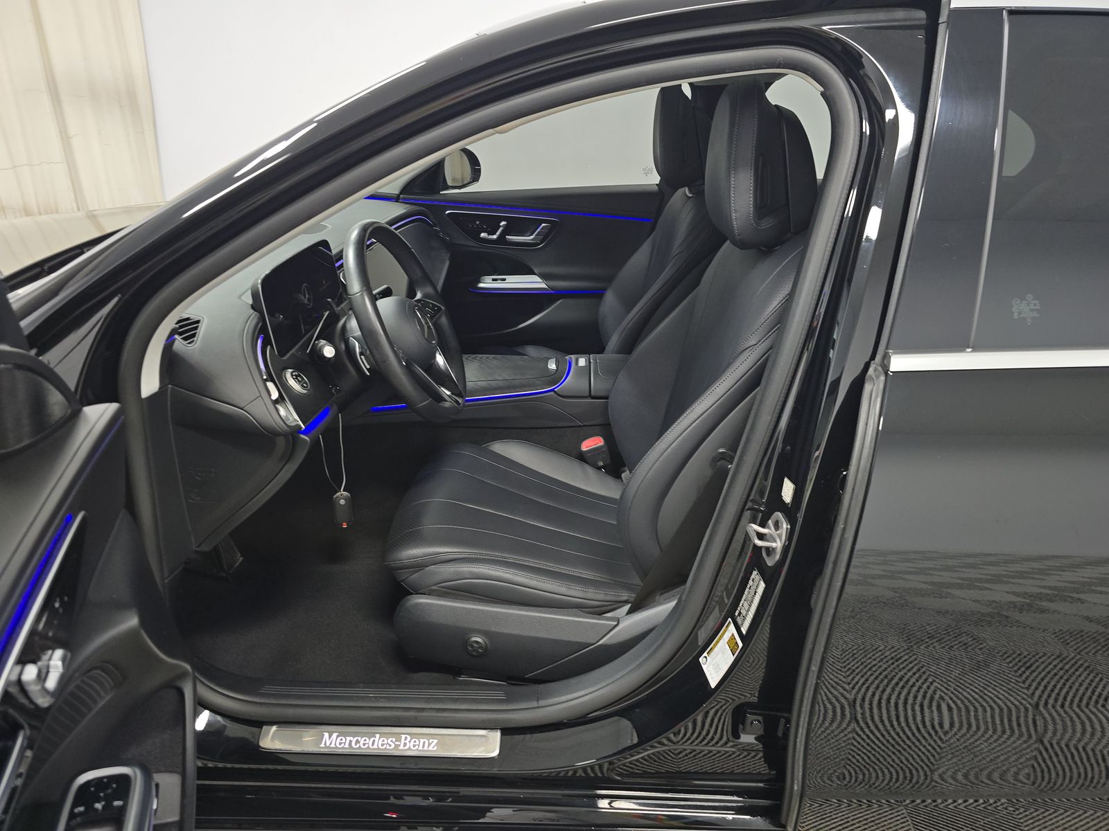 MERCEDES-BENZ E-CLASS - 8