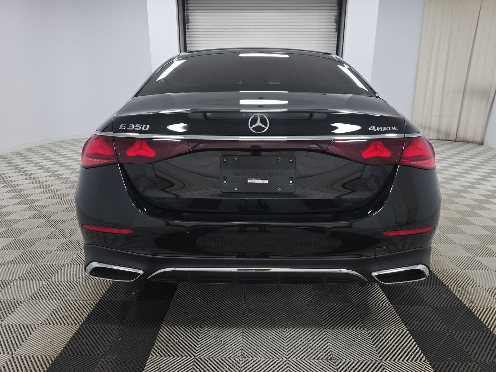 MERCEDES-BENZ E-CLASS - 6