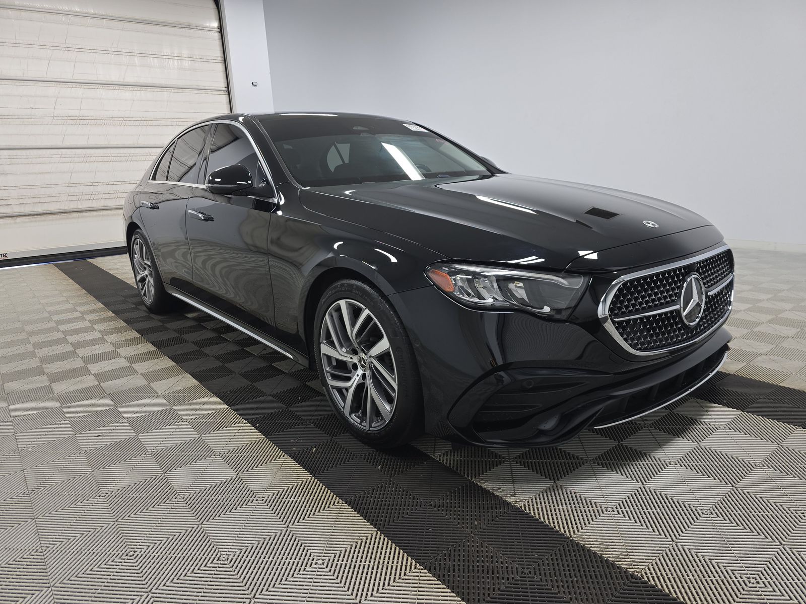 MERCEDES-BENZ E-CLASS - 4