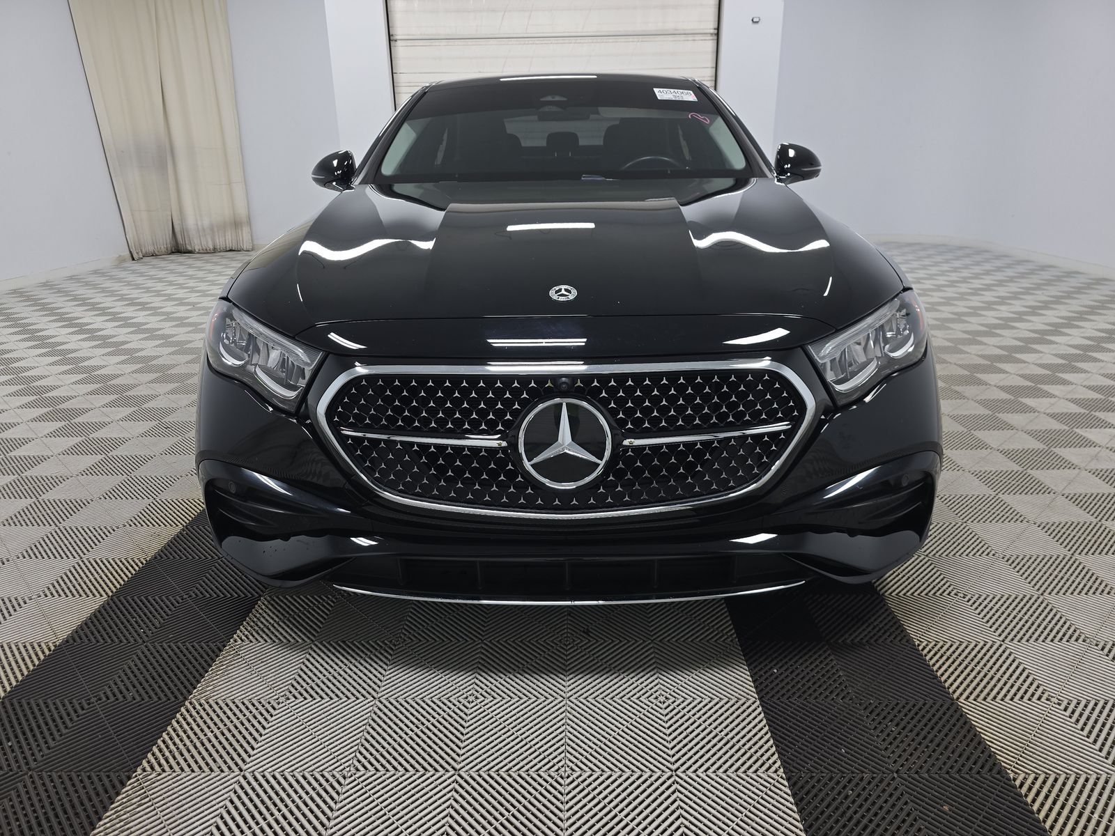 MERCEDES-BENZ E-CLASS - 3