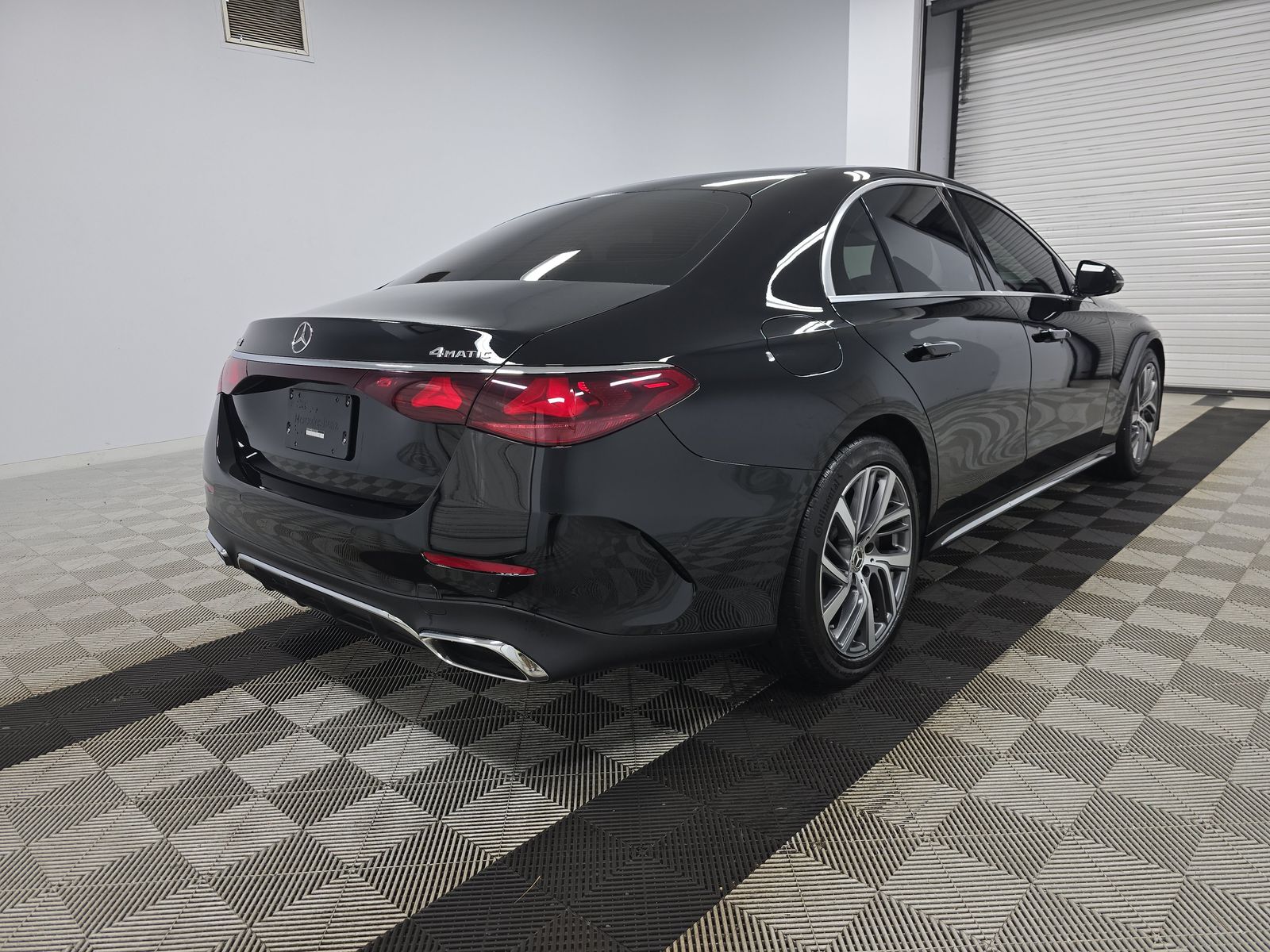 MERCEDES-BENZ E-CLASS - 5