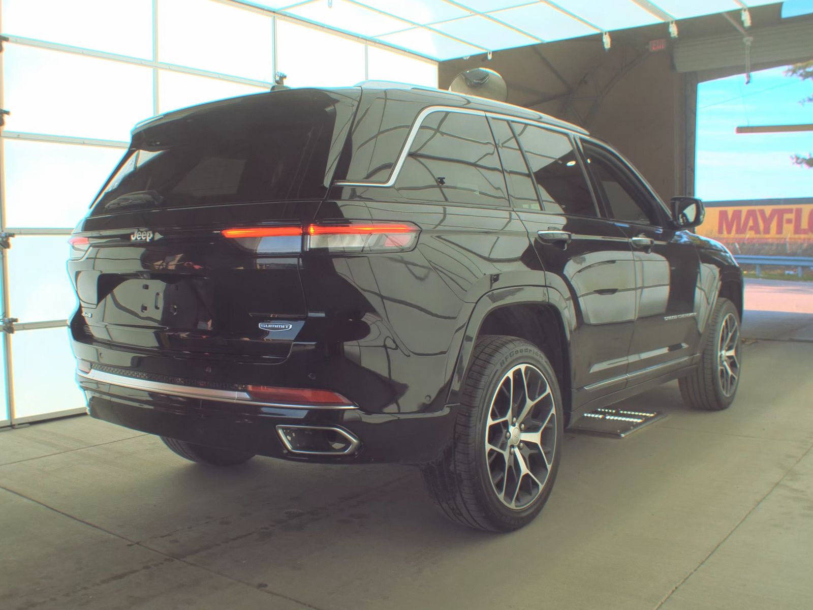 JEEP SUMMIT RES - 6