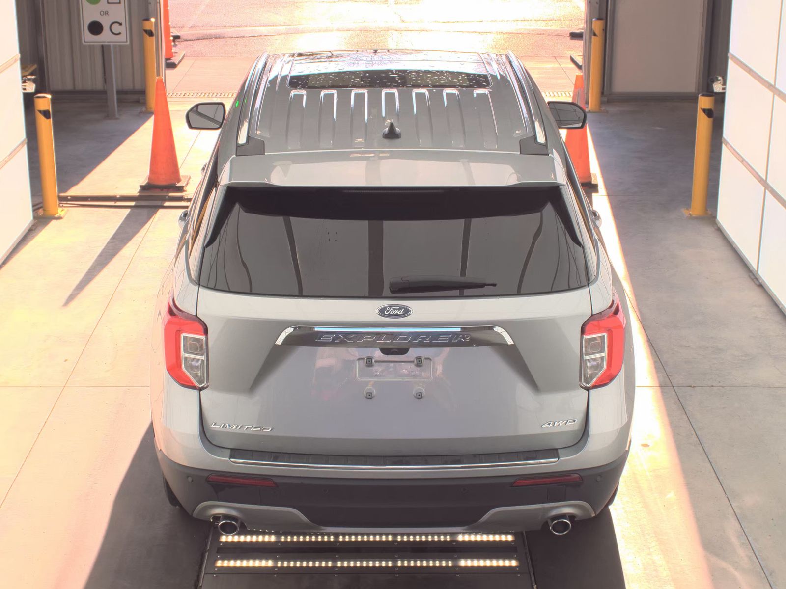FORD EXPLORER - 7