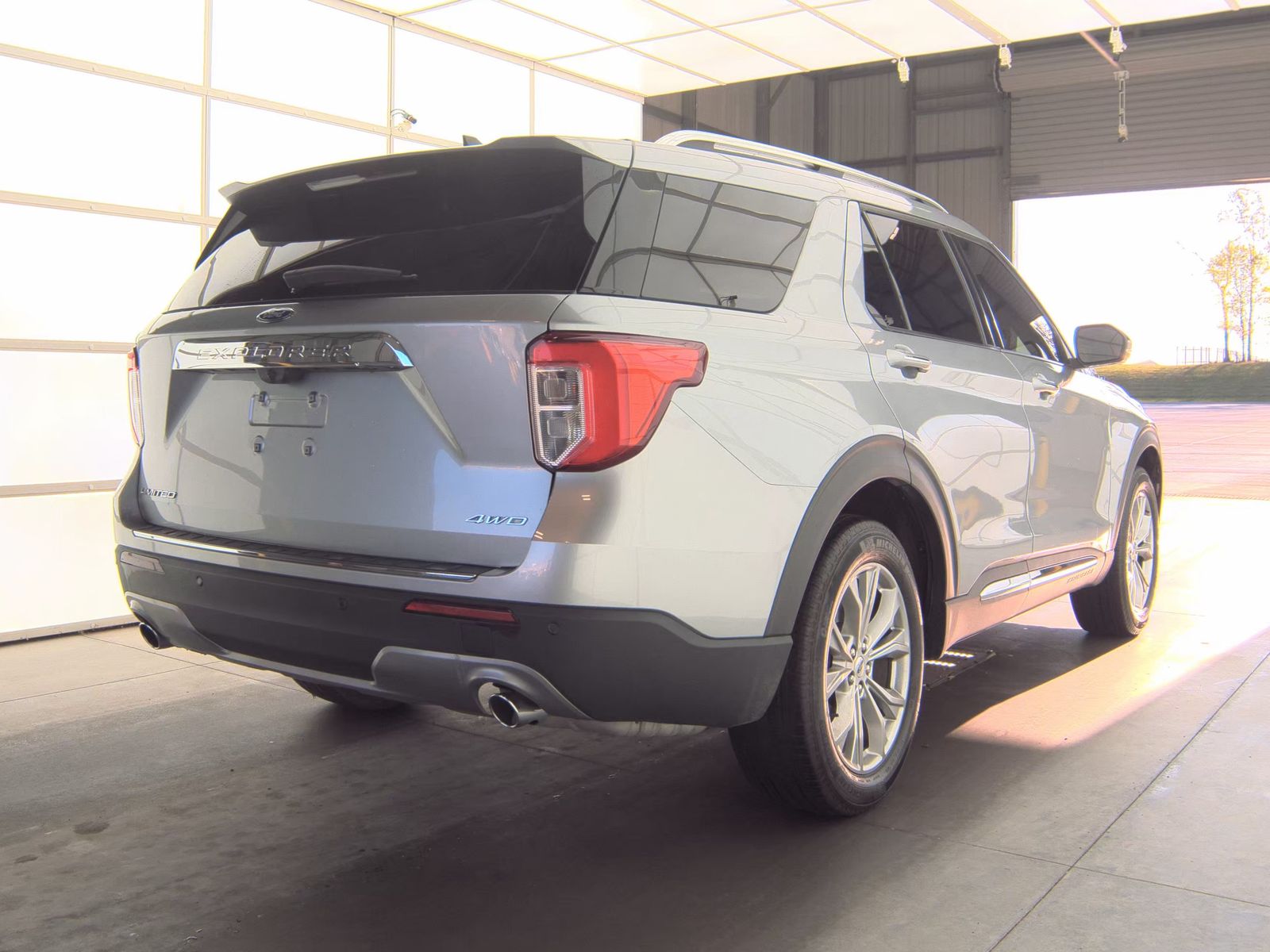 FORD EXPLORER - 6