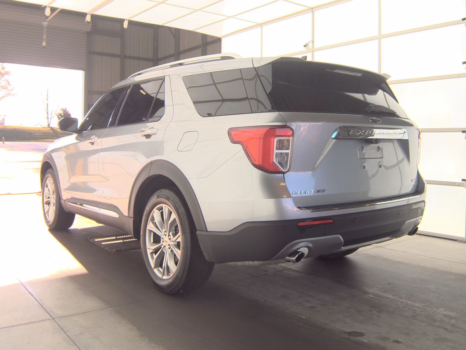 FORD EXPLORER - 9
