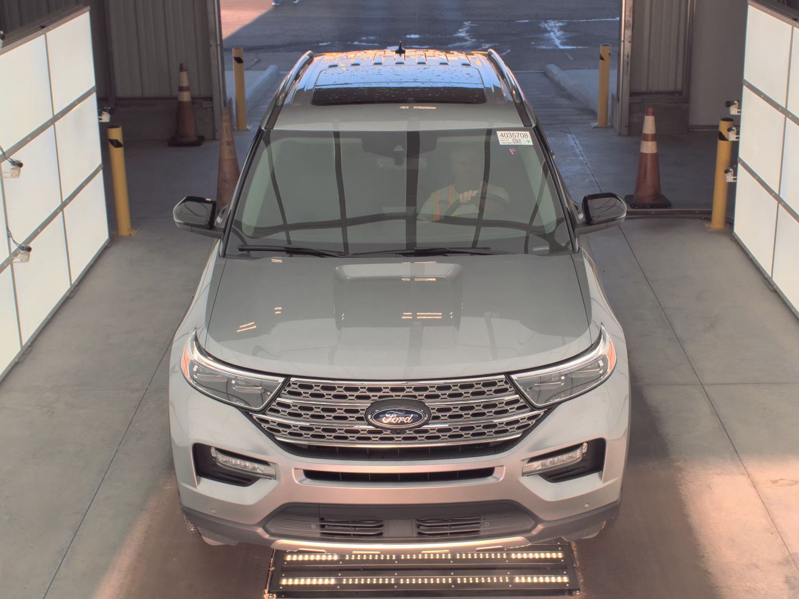 FORD EXPLORER - 3