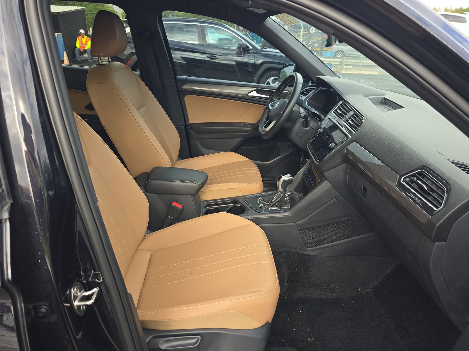 2024 Volkswagen Tiguan 2.0T SE FWD