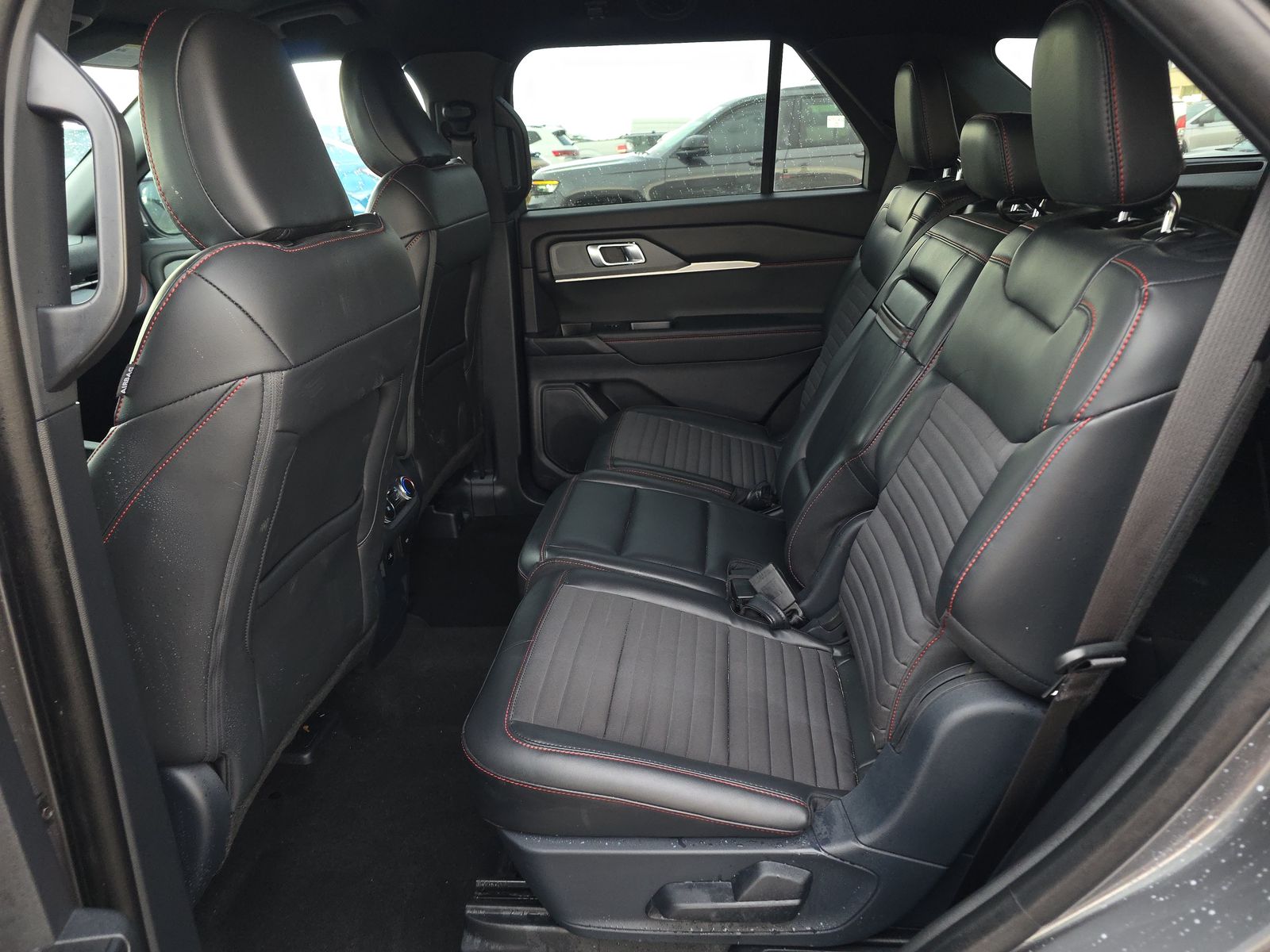 2025 Ford Explorer ST-Line AWD