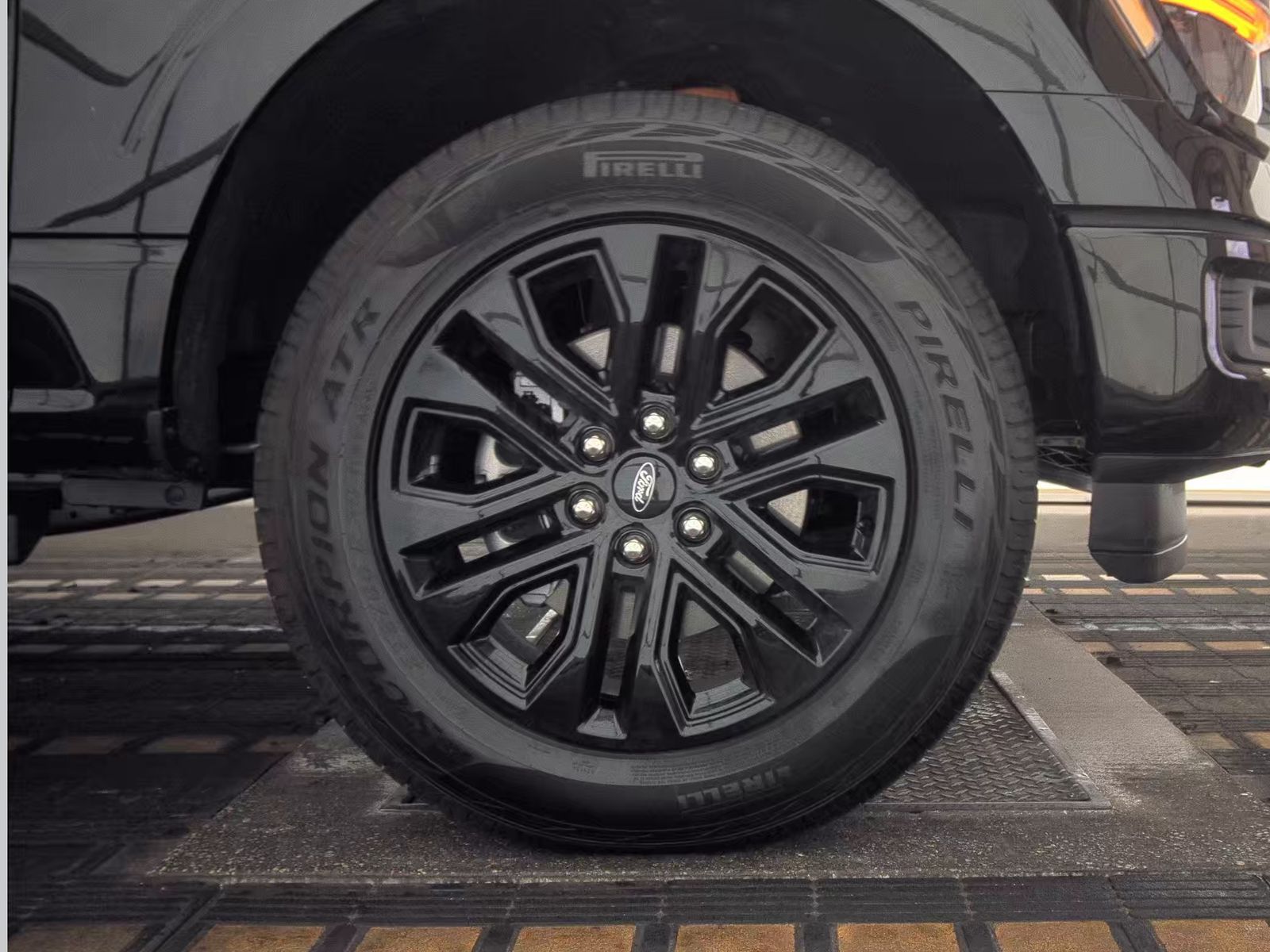 2025 Ford F-150 Hybrid XLT AWD