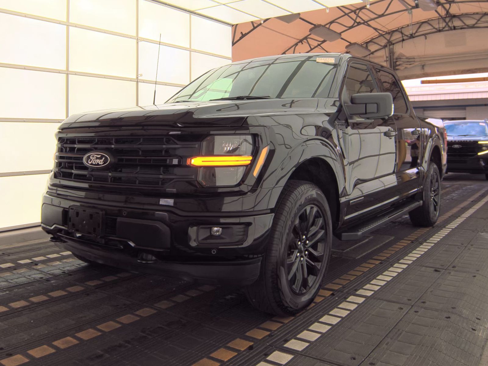 2025 Ford F-150 Hybrid XLT AWD