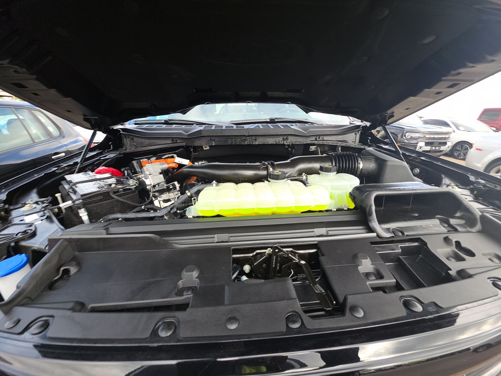 2025 Ford F-150 Hybrid XLT AWD