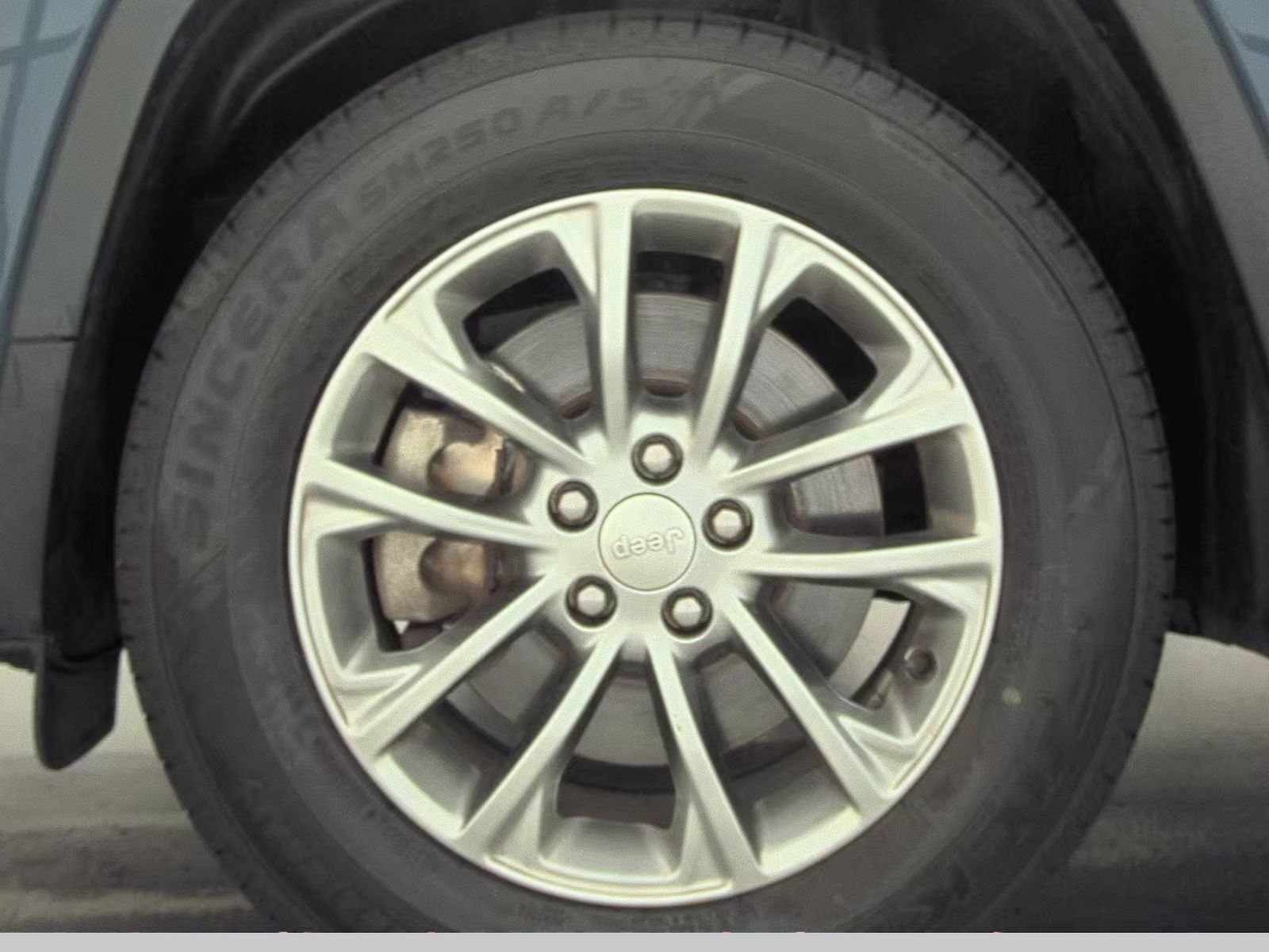 JEEP LATITUDE + - 10