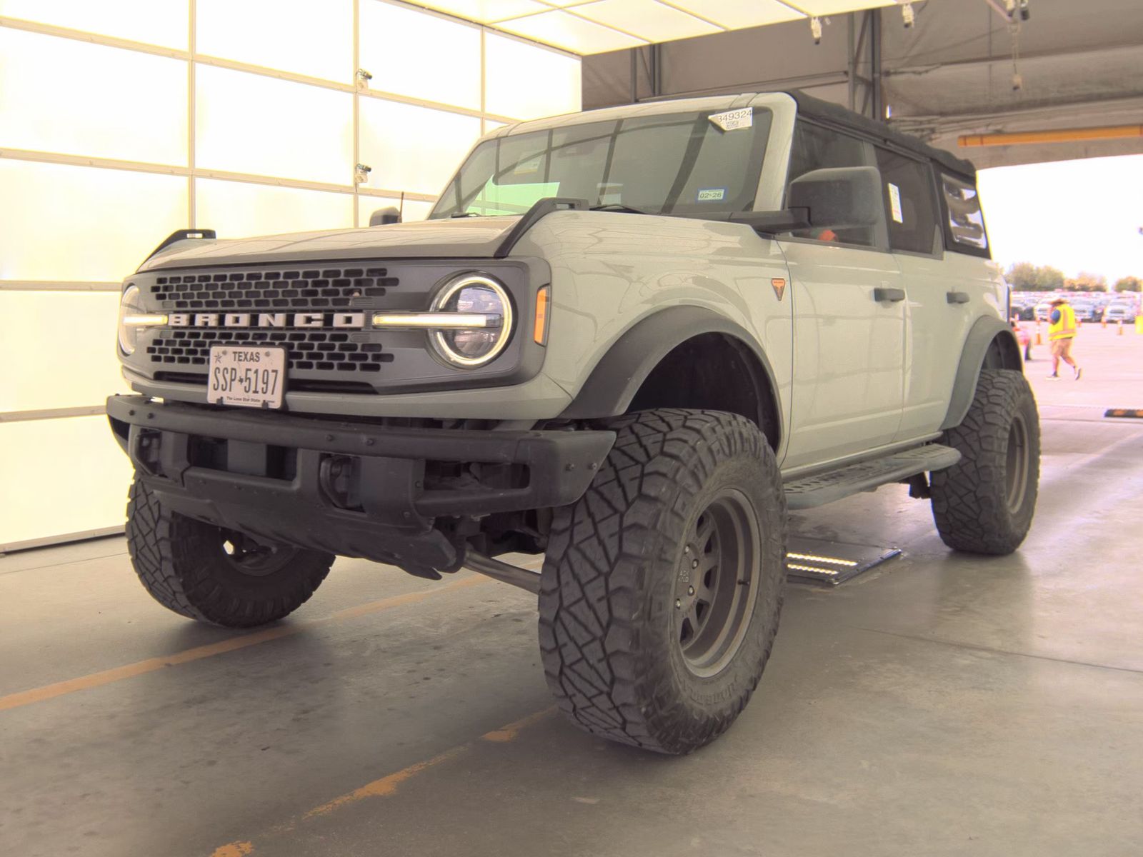 FORD BRONCO - 1