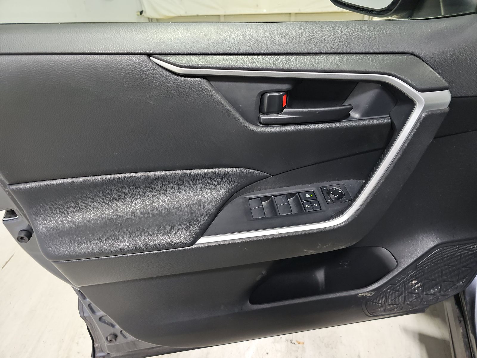 2020 Toyota RAV4 LE AWD