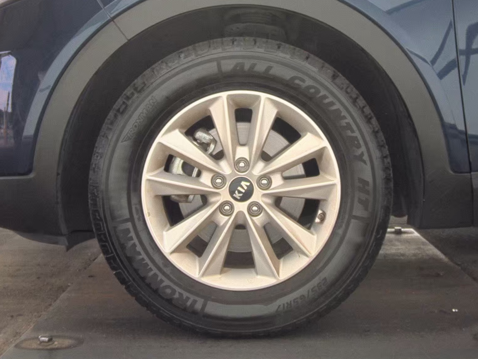 KIA LX - 10