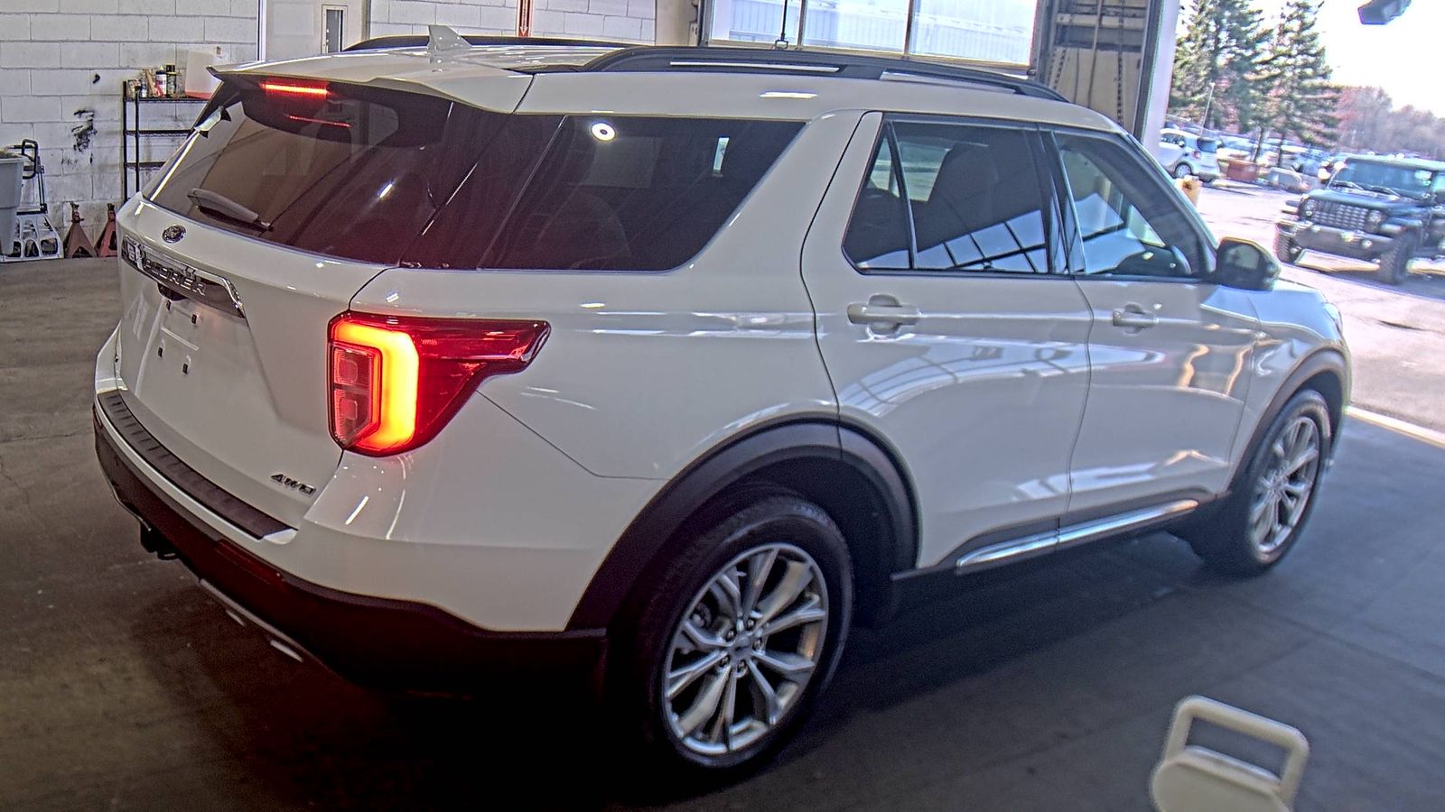 2023 Ford Explorer XLT AWD