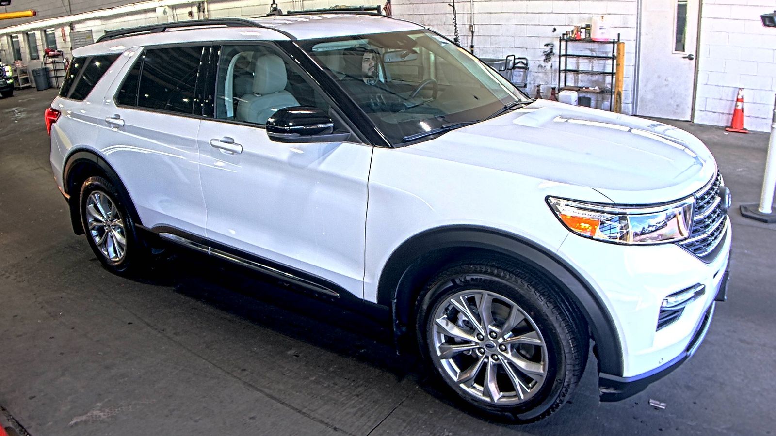 2023 Ford Explorer XLT AWD