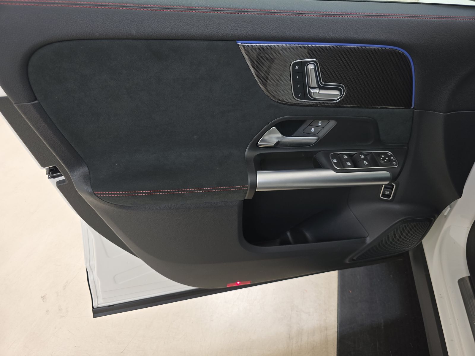 MERCEDES-BENZ GLA-CLASS - 10