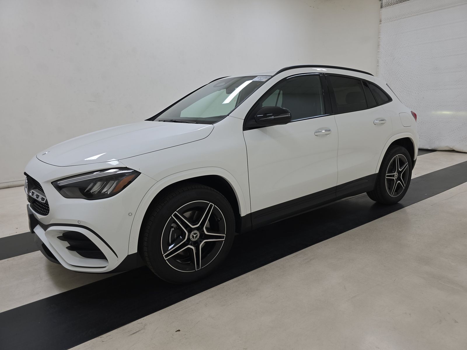 MERCEDES-BENZ GLA-CLASS - 1
