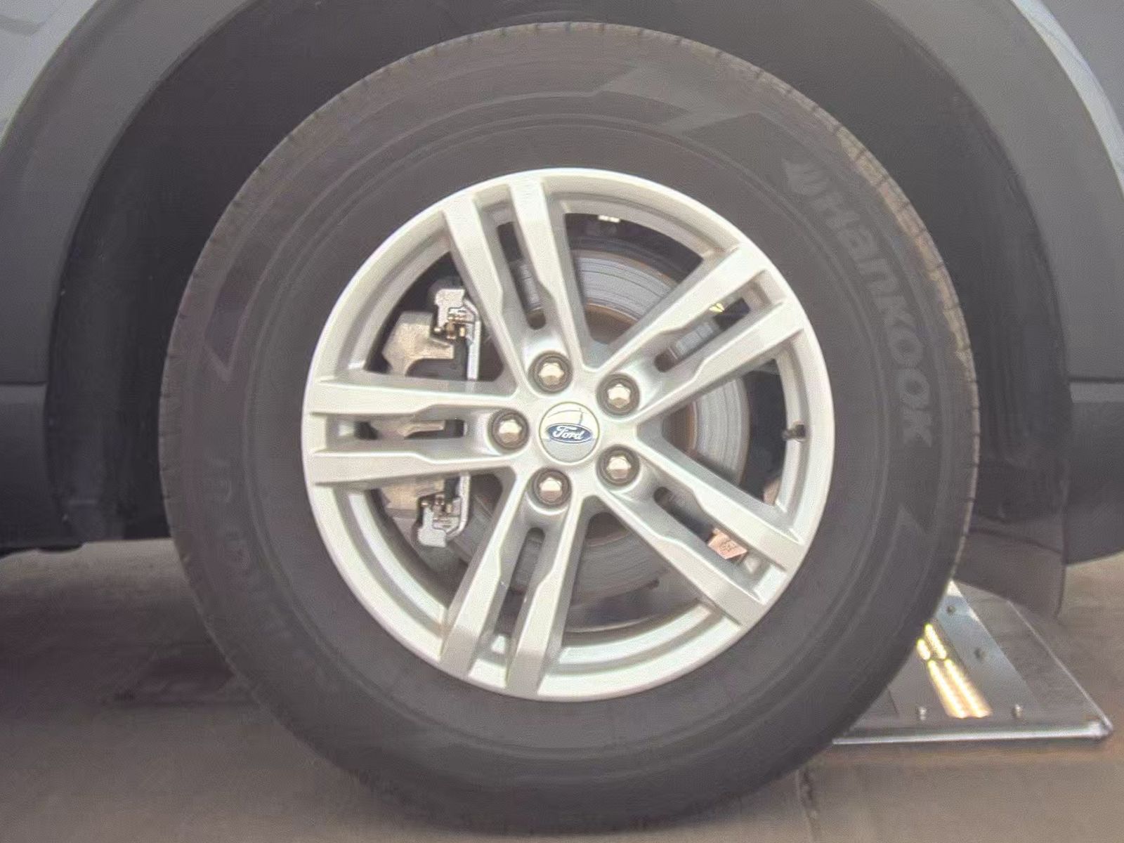 2023 Ford Explorer XLT AWD