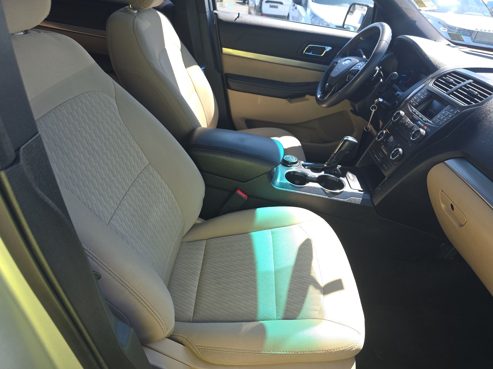FORD EXPLORER - 9