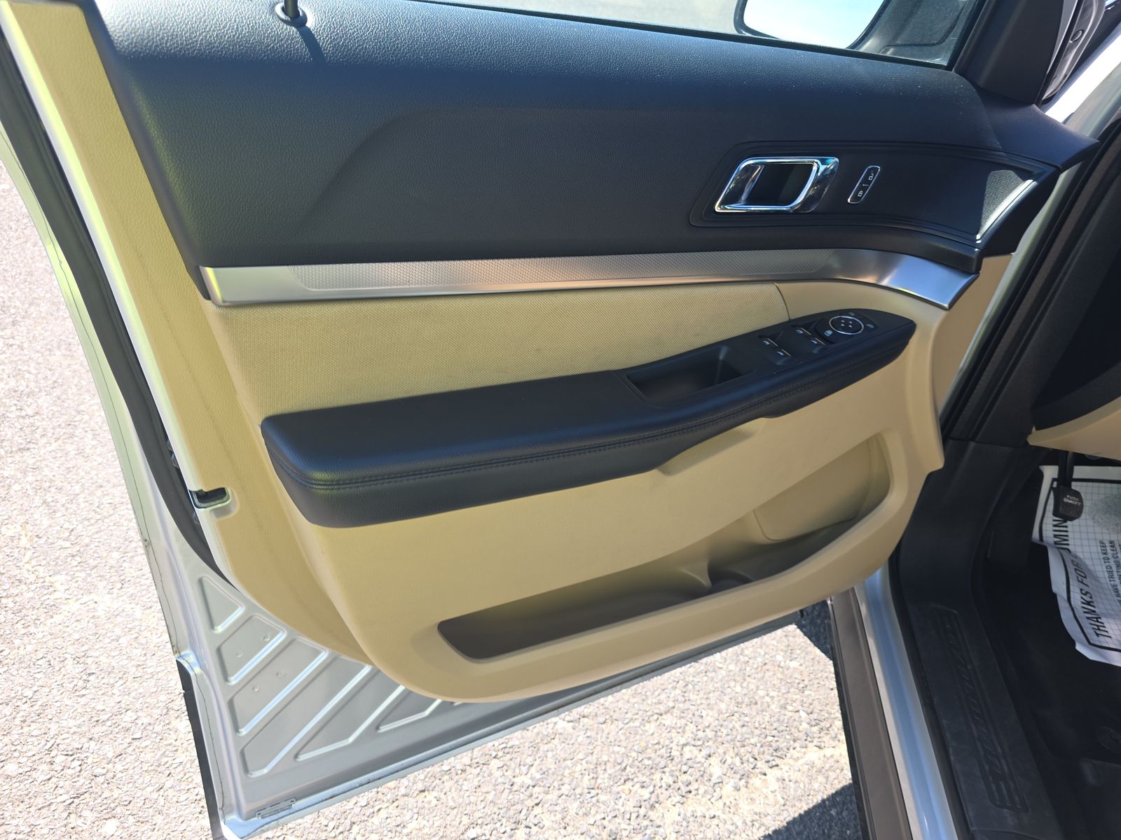 FORD EXPLORER - 10