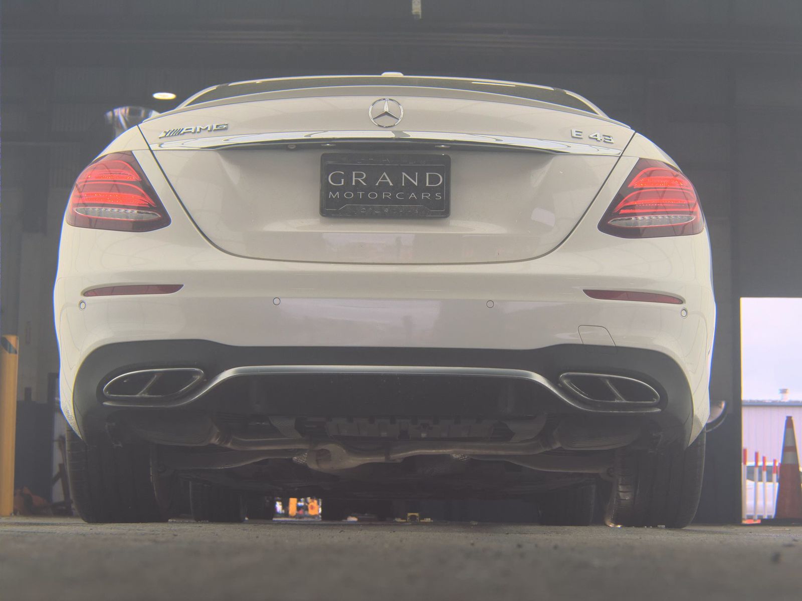 MERCEDES-BENZ E-CLASS - 8