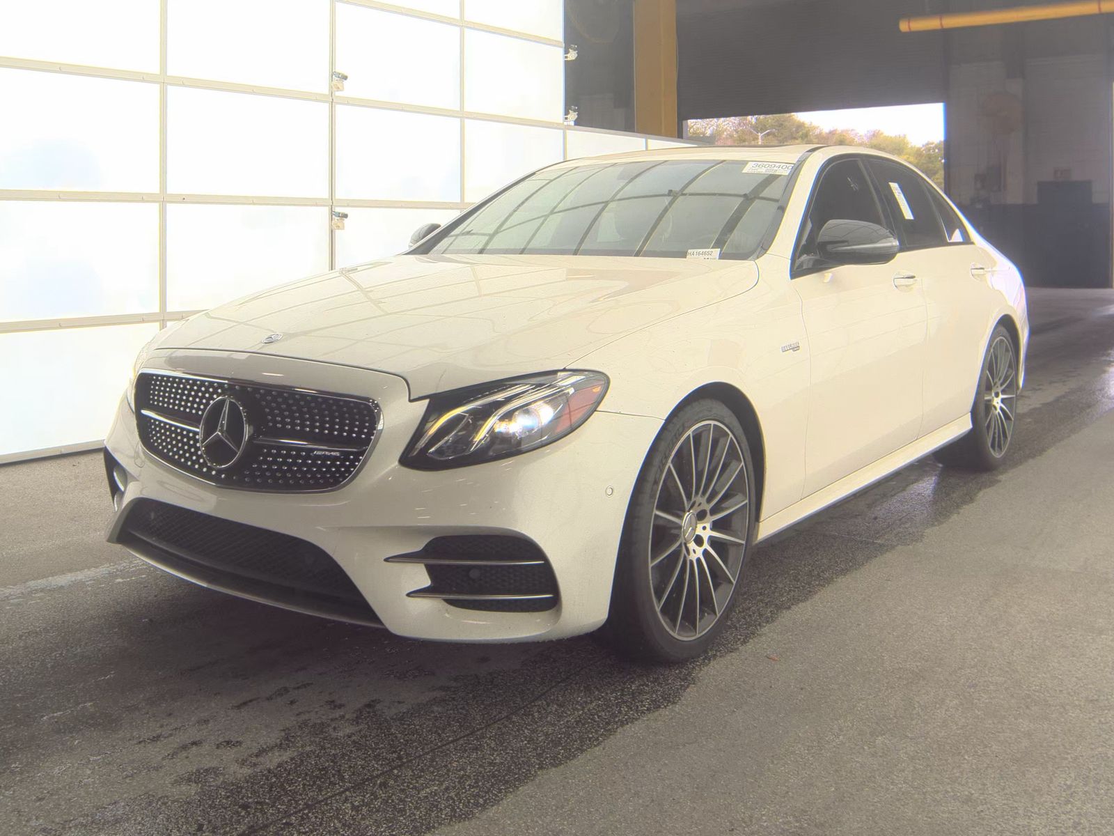 MERCEDES-BENZ E-CLASS - 1