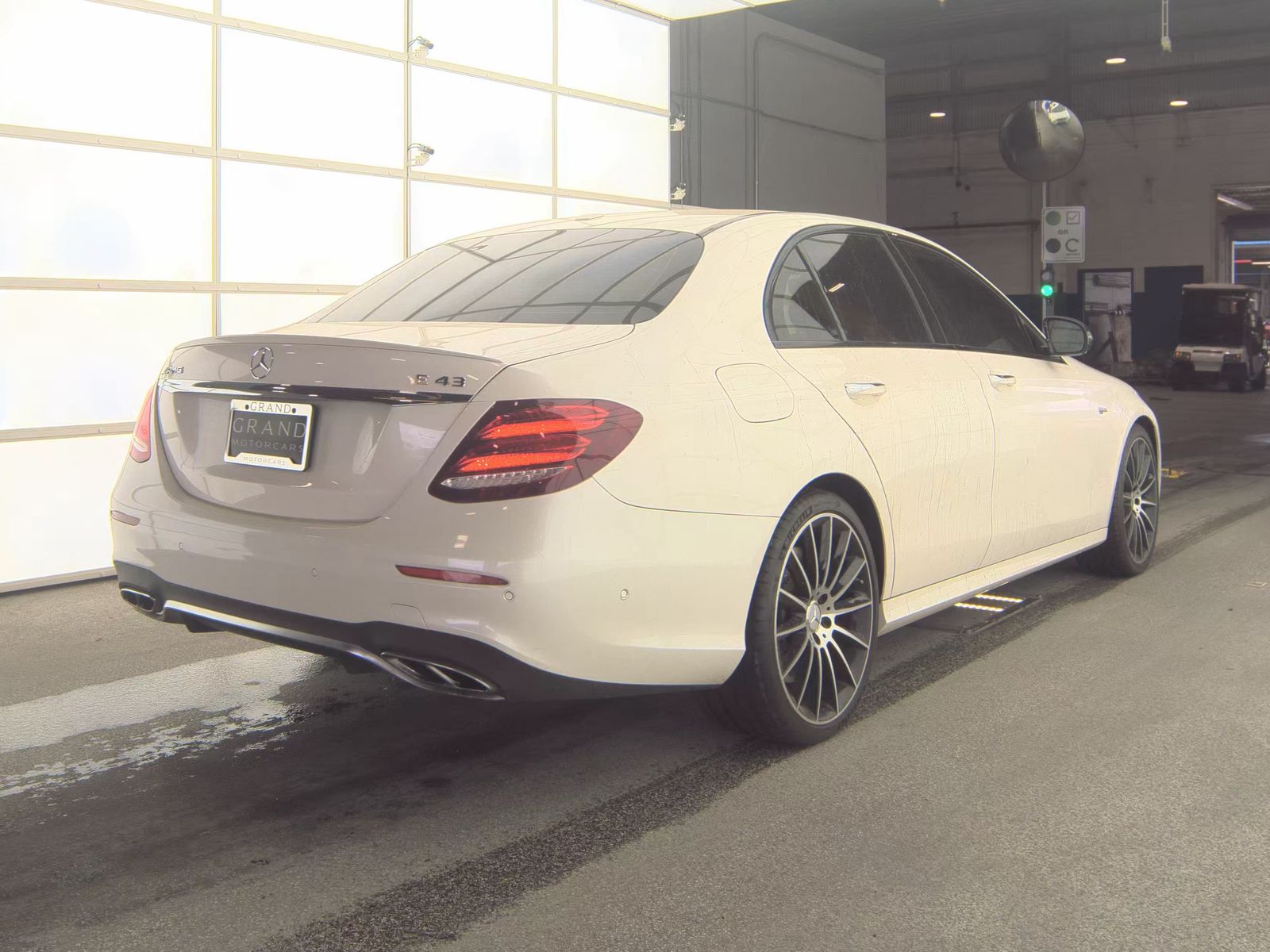 MERCEDES-BENZ E-CLASS - 6