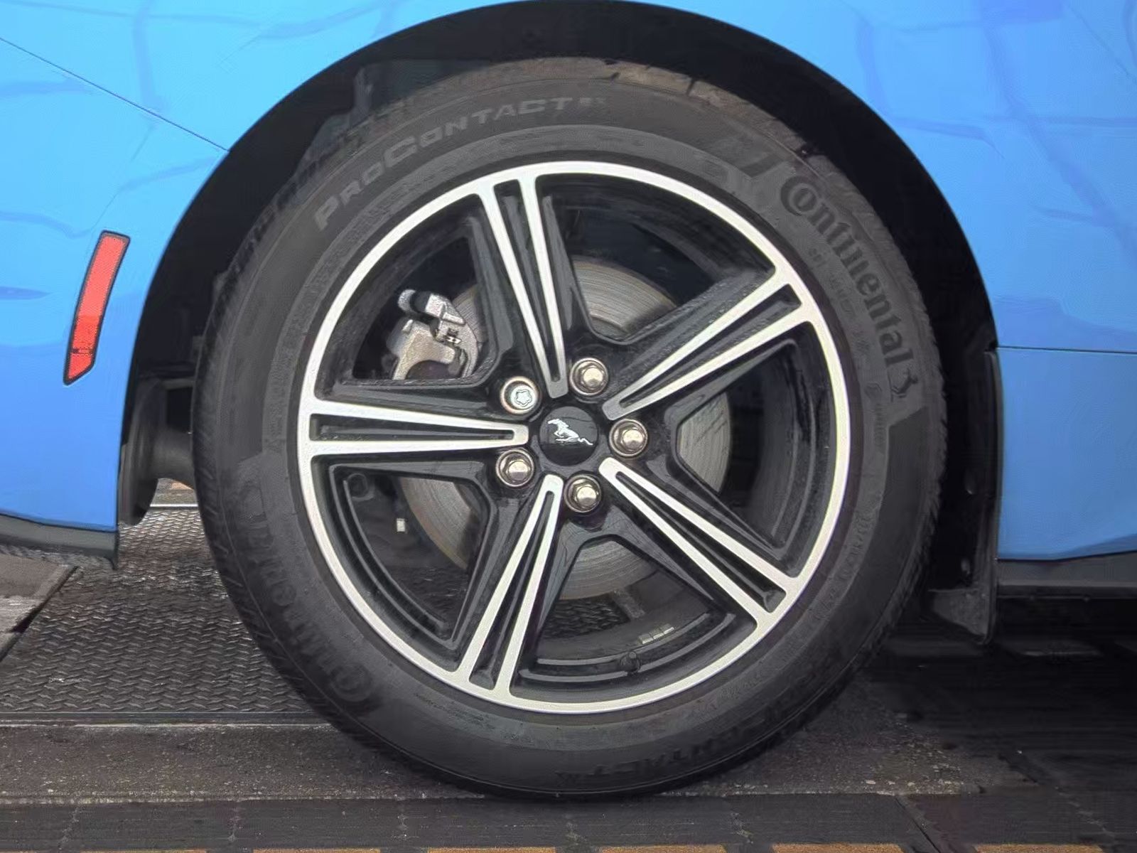 2025 Ford Mustang EcoBoost FWD