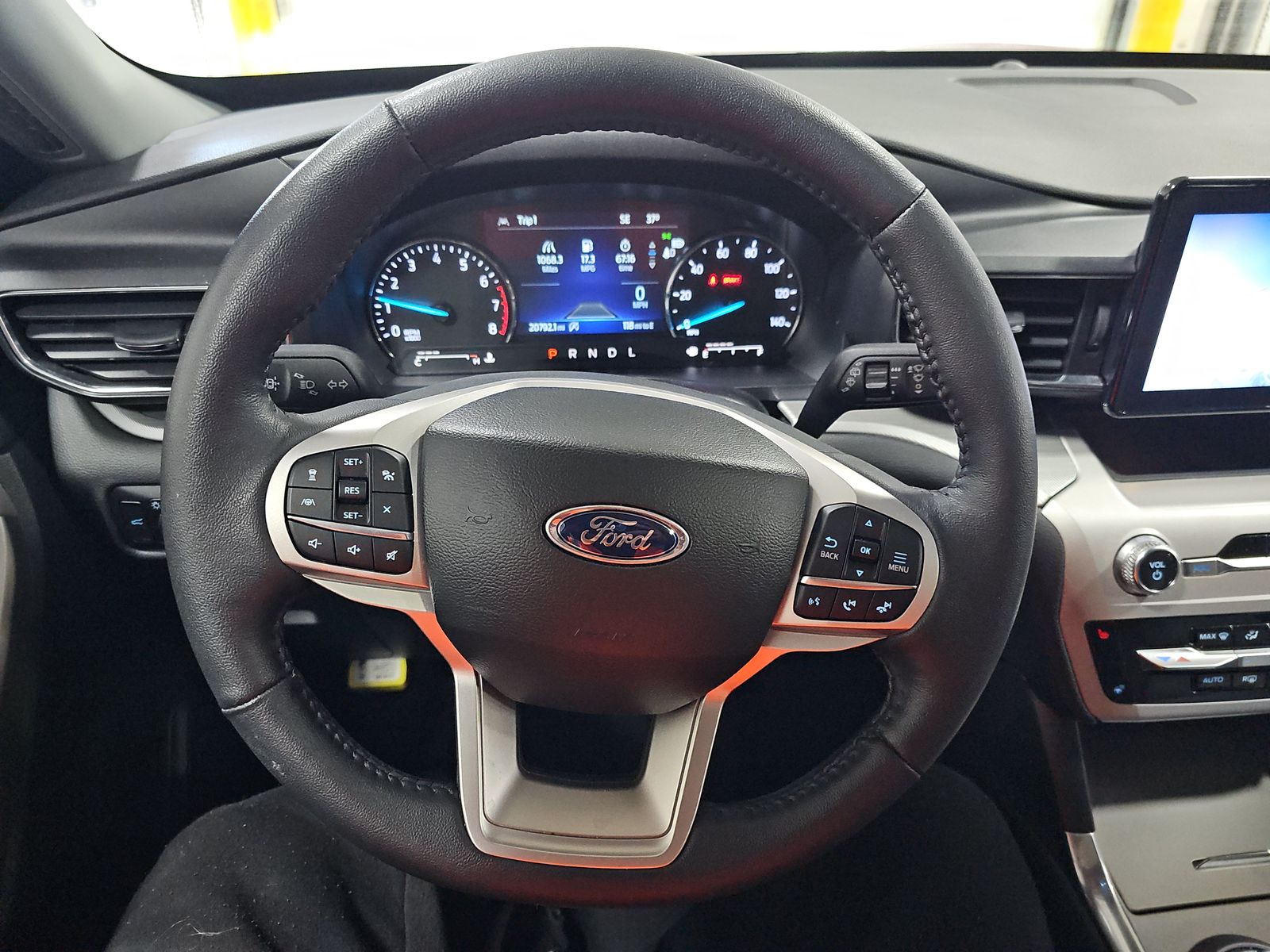 2023 Ford Explorer XLT AWD