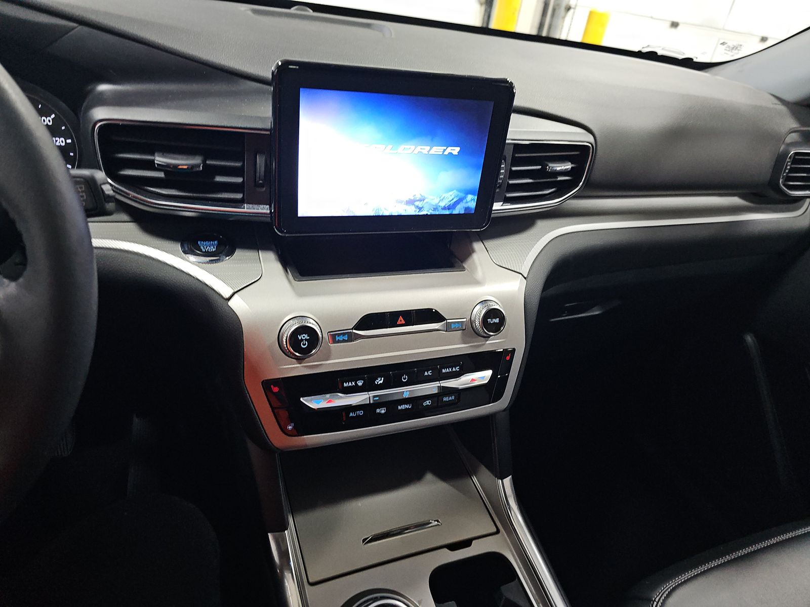 2023 Ford Explorer XLT AWD